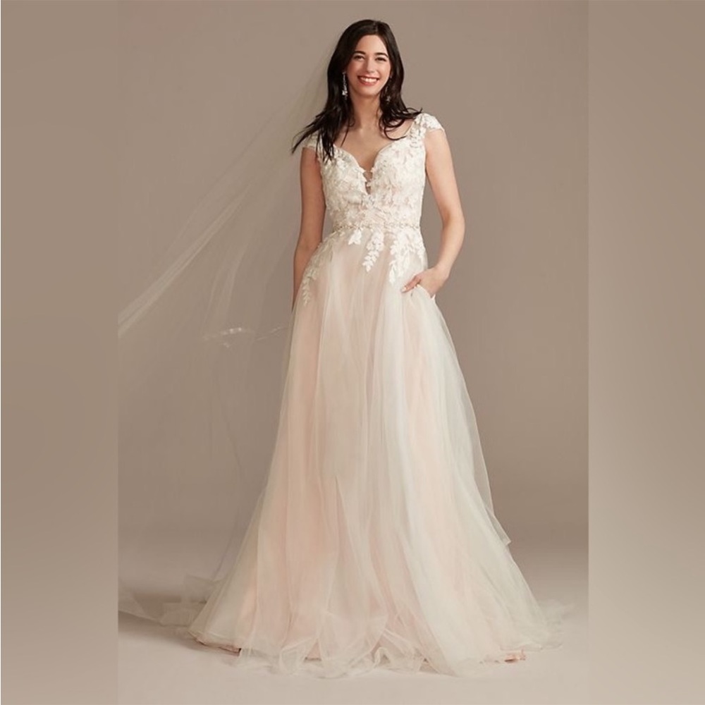 Brand New David’s Bridal appliqued cap sleeve tulle ball gown wedding dress